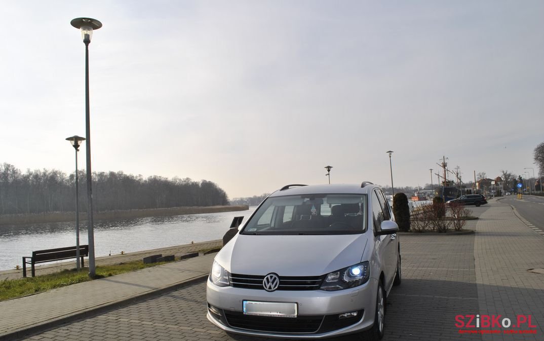 2013' Volkswagen Sharan photo #3