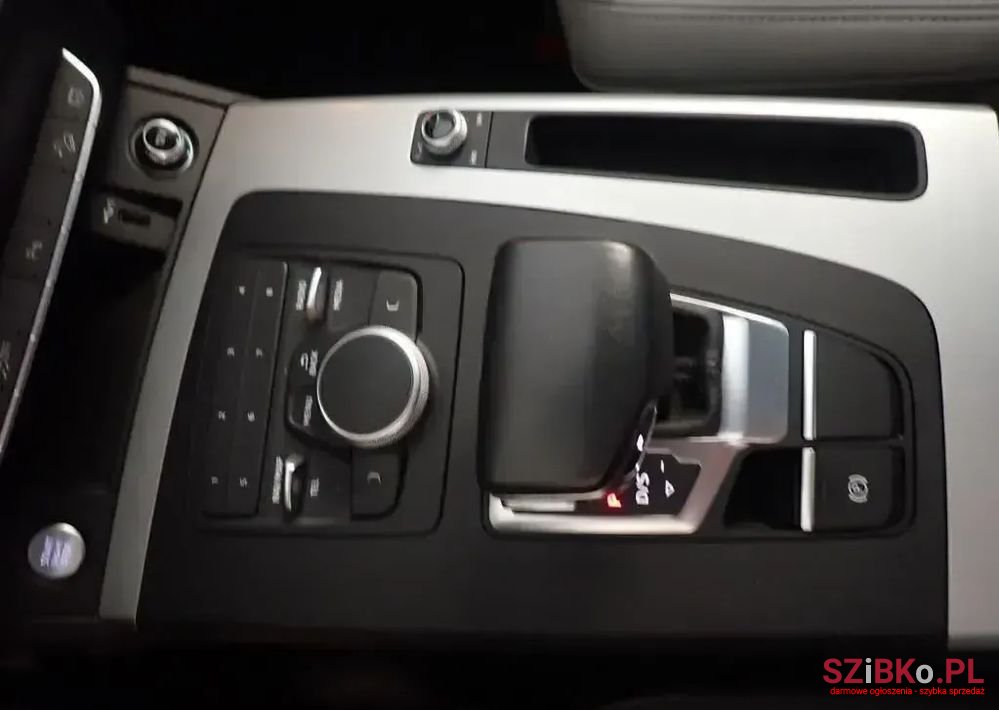 2019' Audi Q5 photo #6