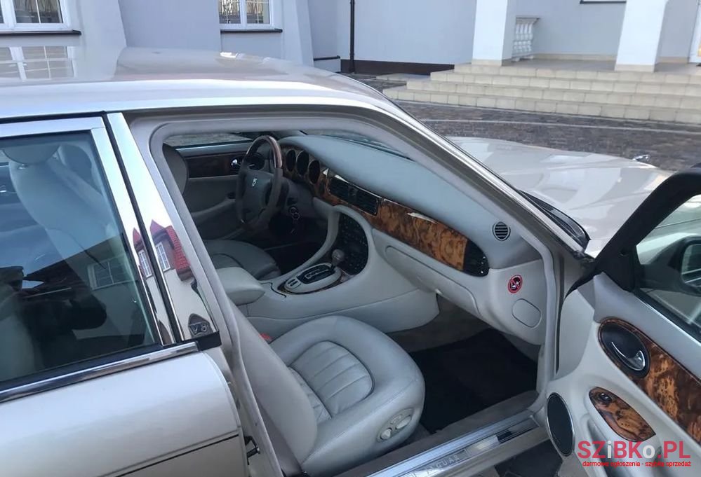 1998' Jaguar XJ photo #5