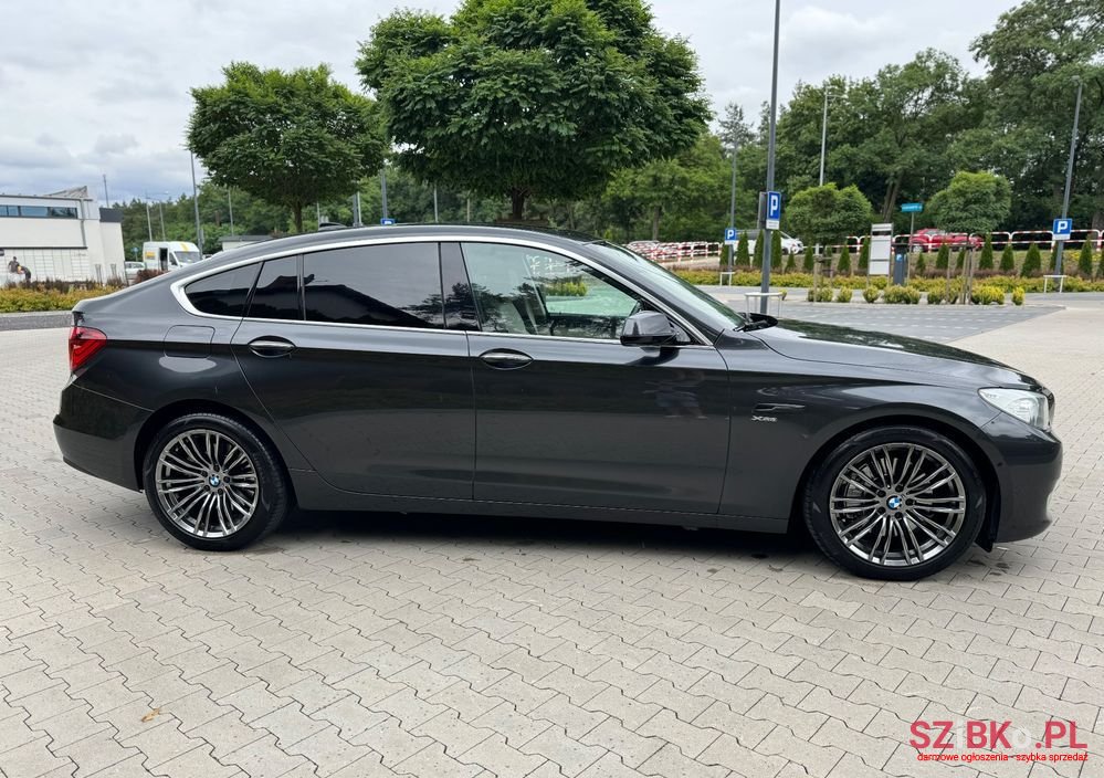 2010' BMW 5 Series photo #6