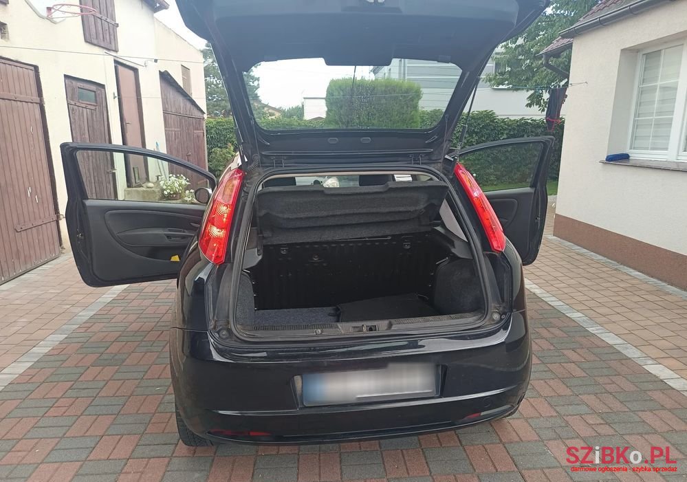 2009' Fiat Grande Punto photo #6