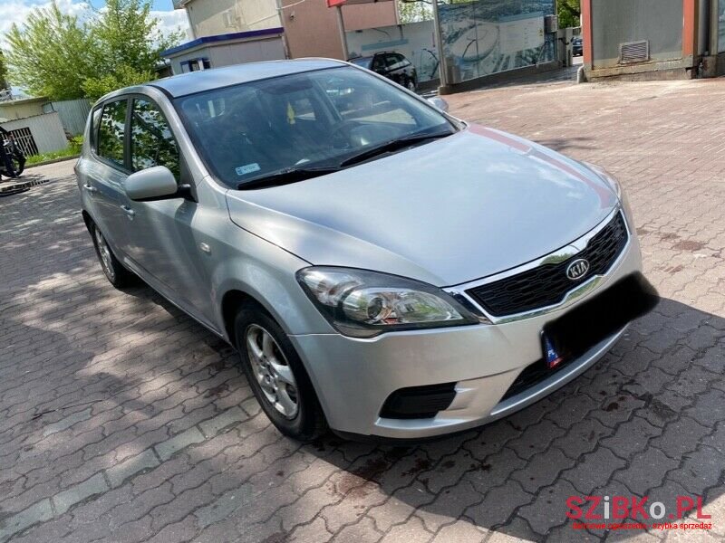 2011' Kia Ceed photo #2