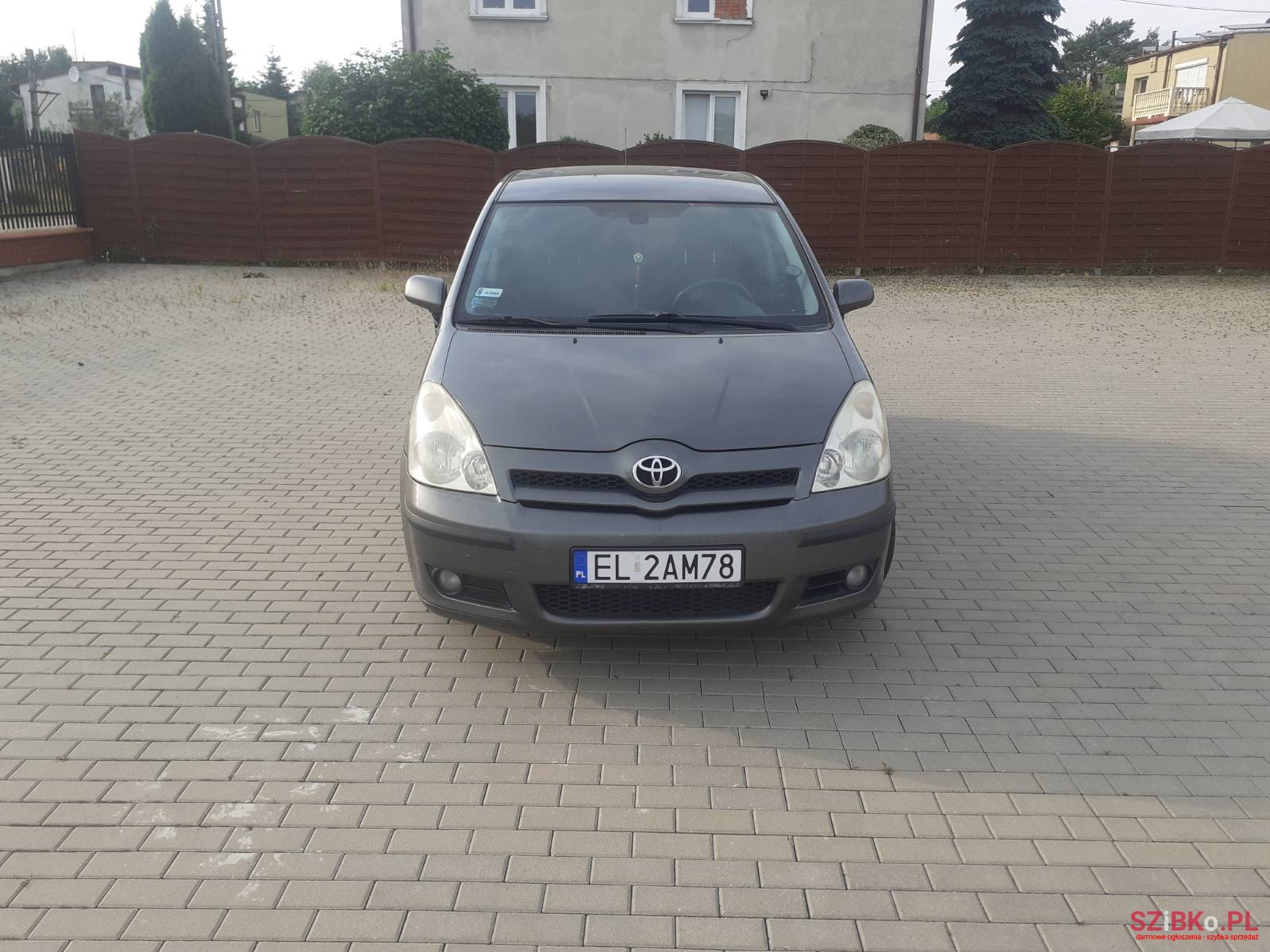 2004' Toyota Corolla Verso photo #6