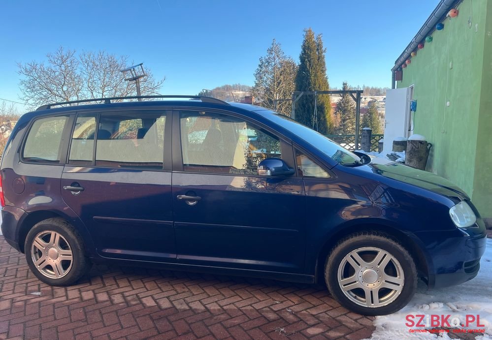 2006' Volkswagen Touran 1.9 Tdi Basis photo #4