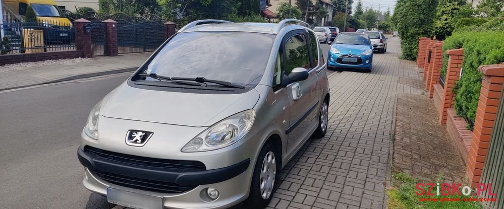 2006' Peugeot 1007 1.4 Trendy photo #1