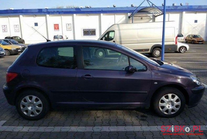 2001' Peugeot 307 photo #2