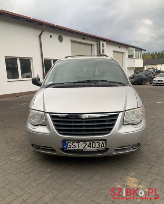 2006' Chrysler Voyager photo #3