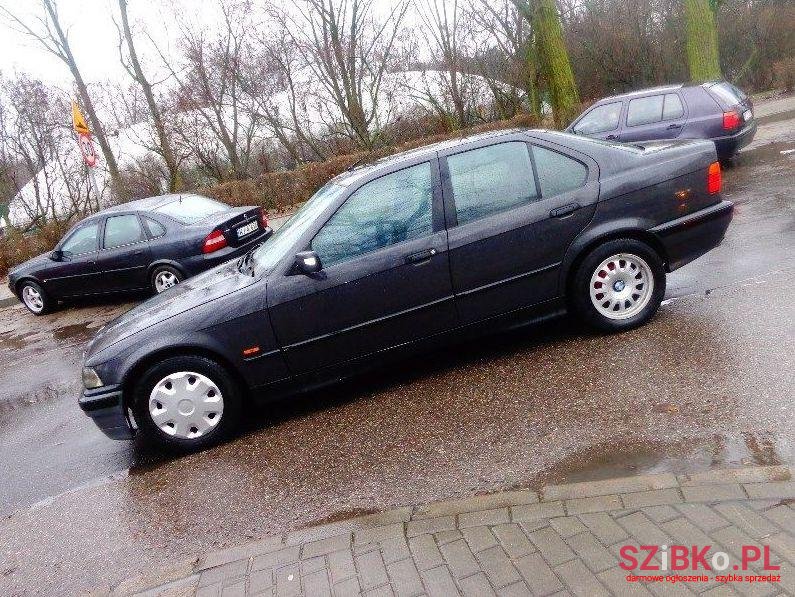 1993' BMW 316 photo #2