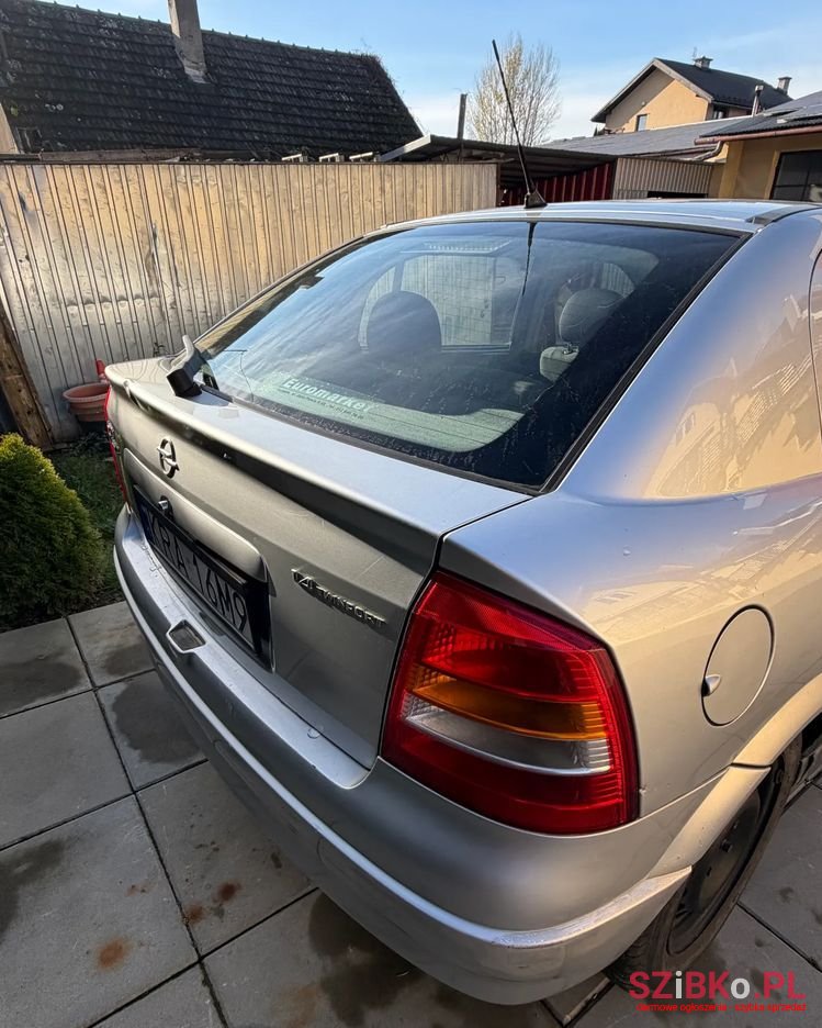 2005' Opel Astra 1.4 Elegance photo #2