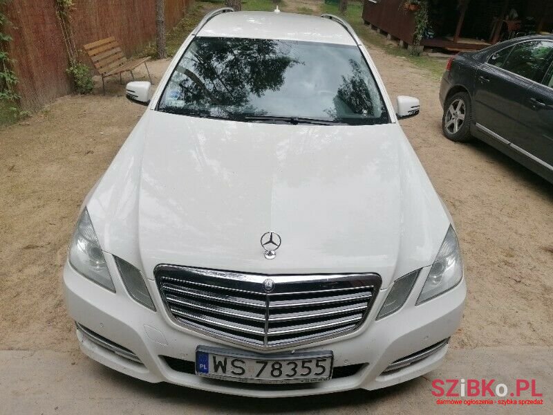 2012' Mercedes-Benz Klasa E photo #2