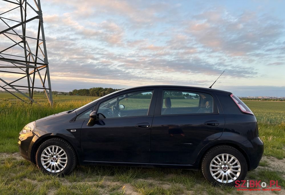 2013' Fiat Punto 1.2 Easy photo #4