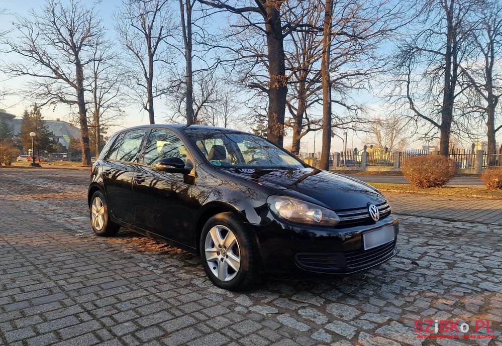 2010' Volkswagen Golf photo #1