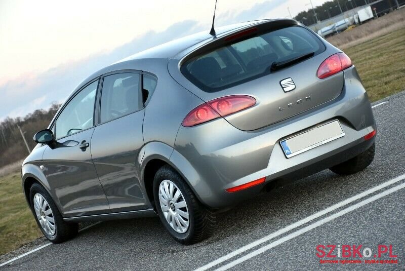 2008' SEAT Leon photo #5