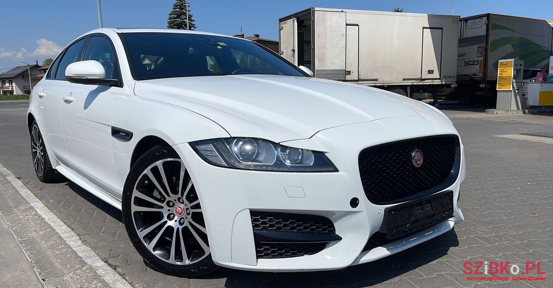 2015' Jaguar XF Sport photo #1