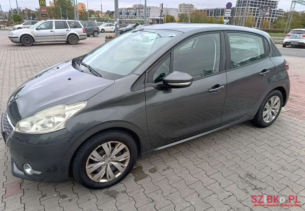 2013' Peugeot 208 1.4 Hdi Access photo #2