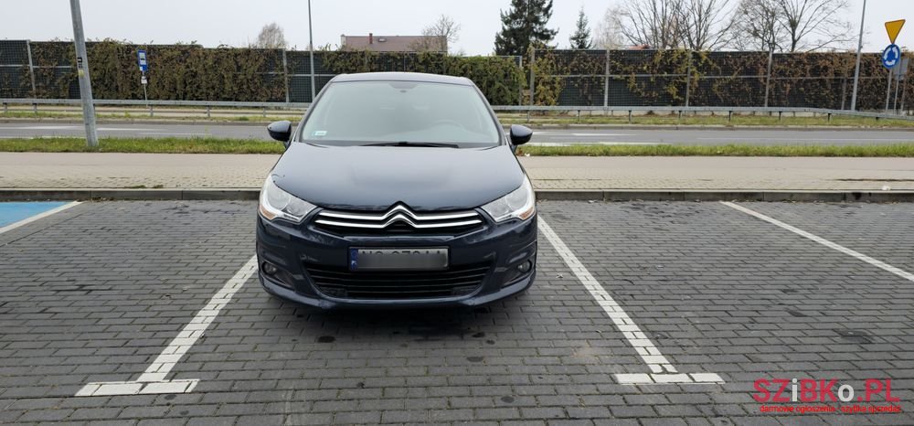 2010' Citroen C4 1.6 Vti Attraction photo #1