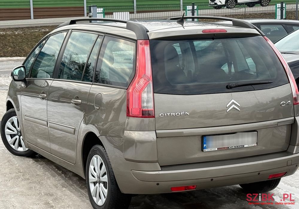 2010' Citroen C4 Picasso photo #5
