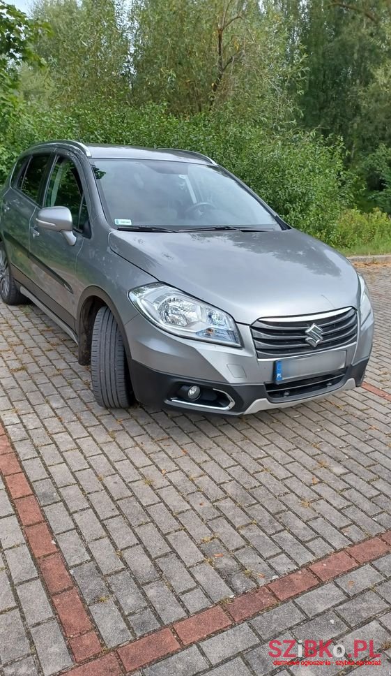 2014' Suzuki SX4 S-Cross photo #2