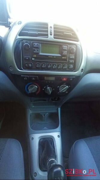 2002' Toyota RAV4 photo #3