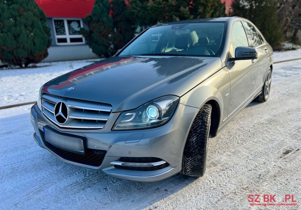 2011' Mercedes-Benz C-Class photo #3