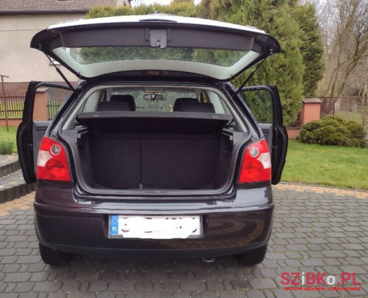 2003' Volkswagen Polo photo #5