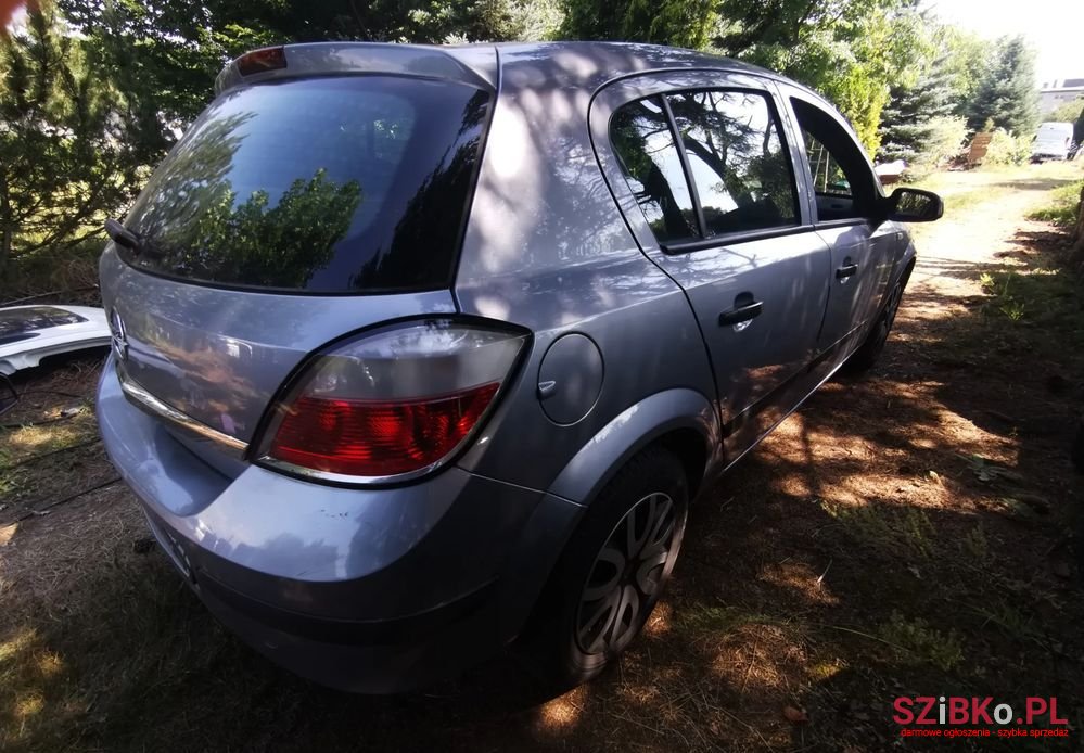 2004' Opel Astra Iii 1.4 Enjoy photo #3