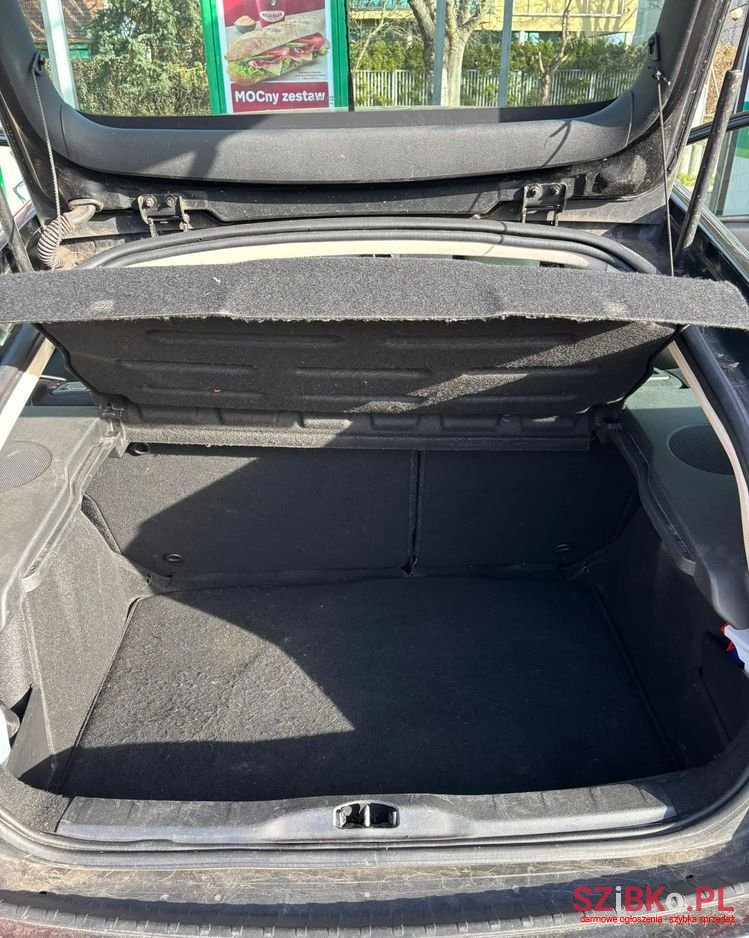 2008' Citroen C4 photo #3