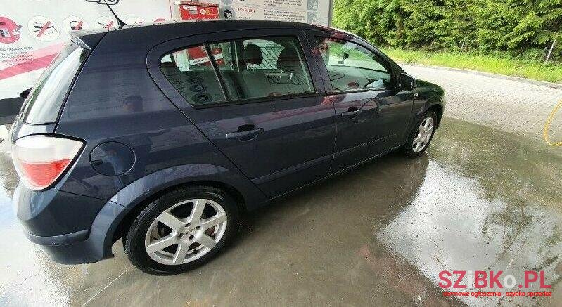 2006' Opel Astra photo #1