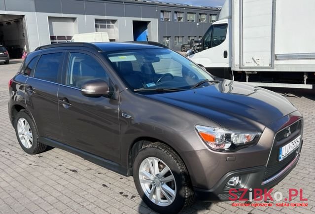 2011' Mitsubishi ASX photo #3