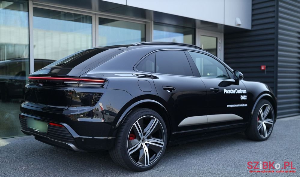 2024' Porsche Macan photo #5