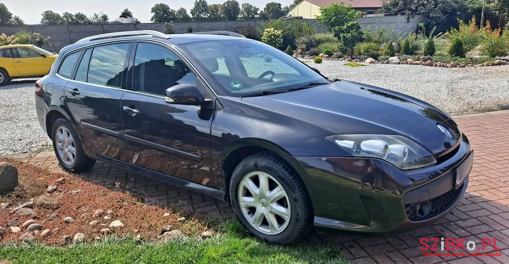 2010' Renault Laguna photo #6