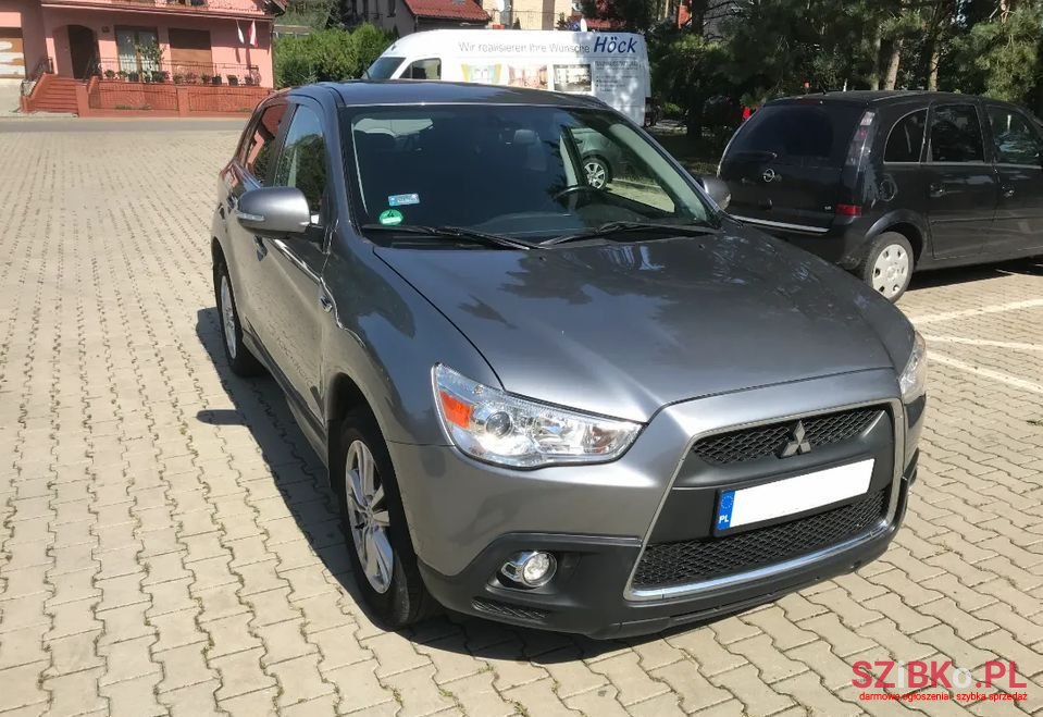 2011' Mitsubishi ASX photo #3