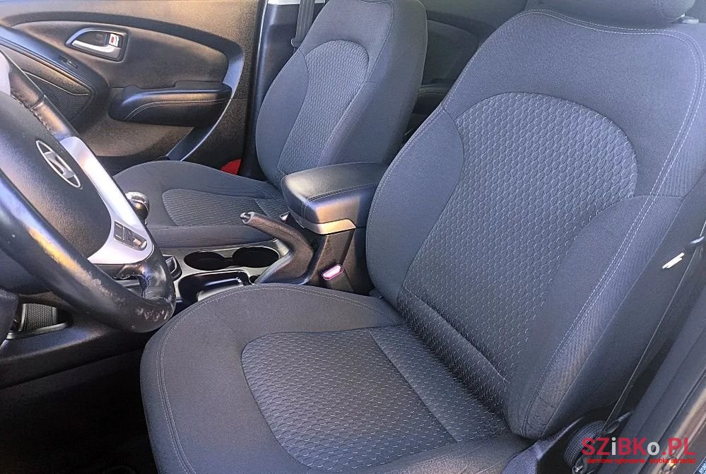 2012' Hyundai ix35 photo #3