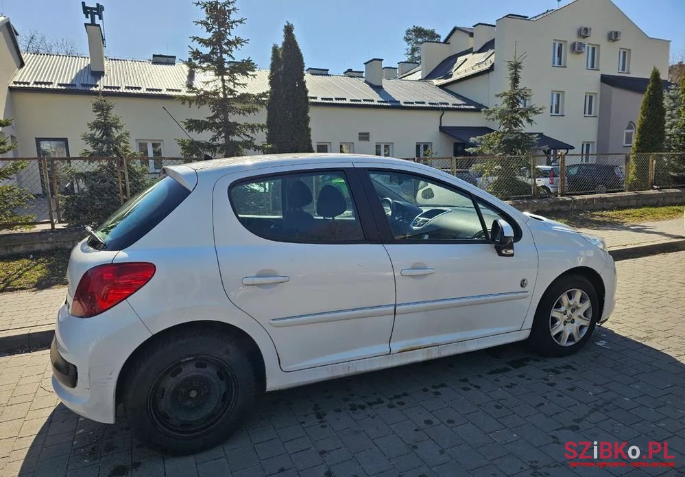 2012' Peugeot 207 photo #6