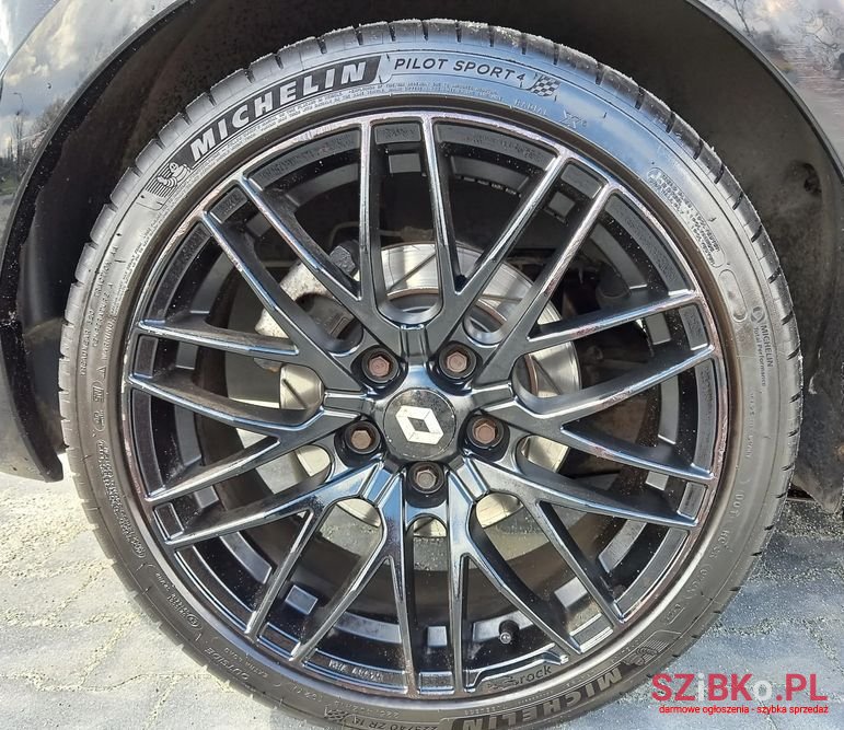 2011' Renault Megane photo #2