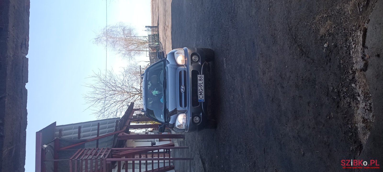 2005' Hyundai Santa Fe photo #3