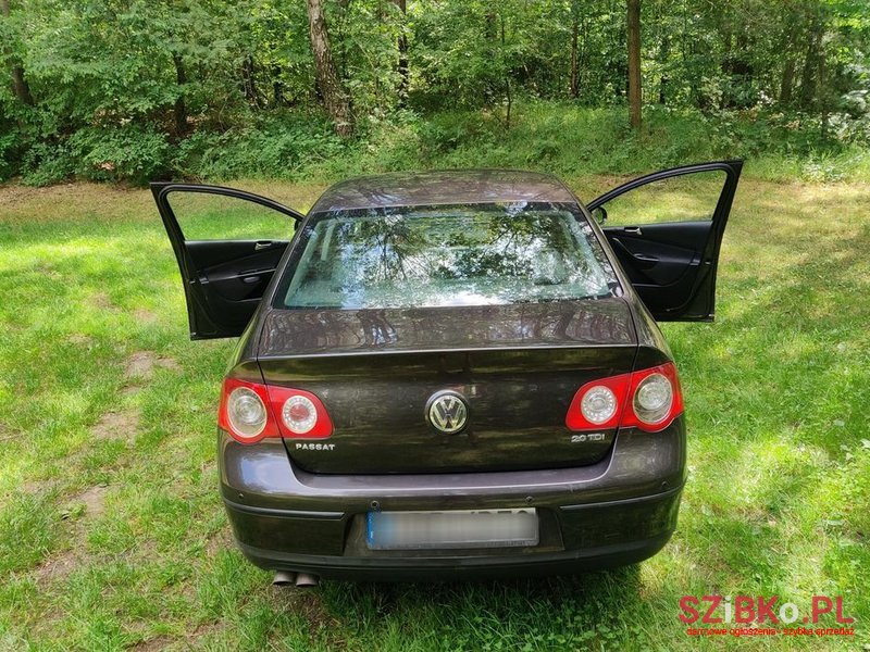 2007' Volkswagen Passat photo #6