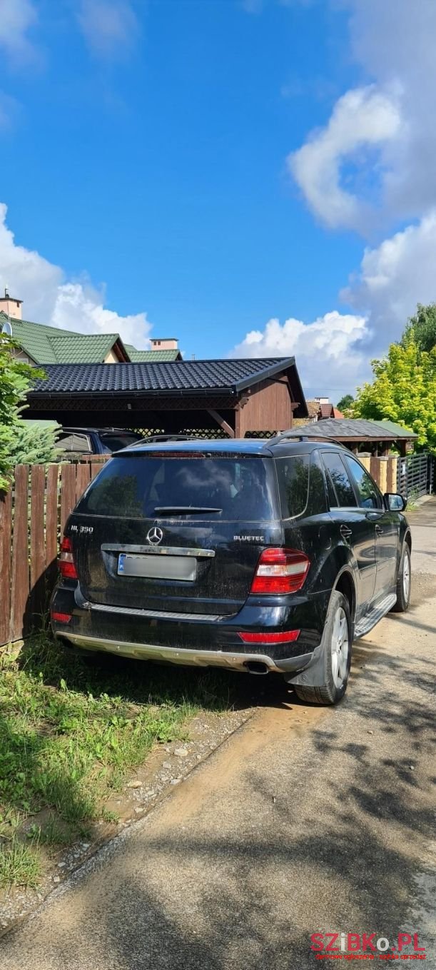 2009' Mercedes-Benz Ml photo #3