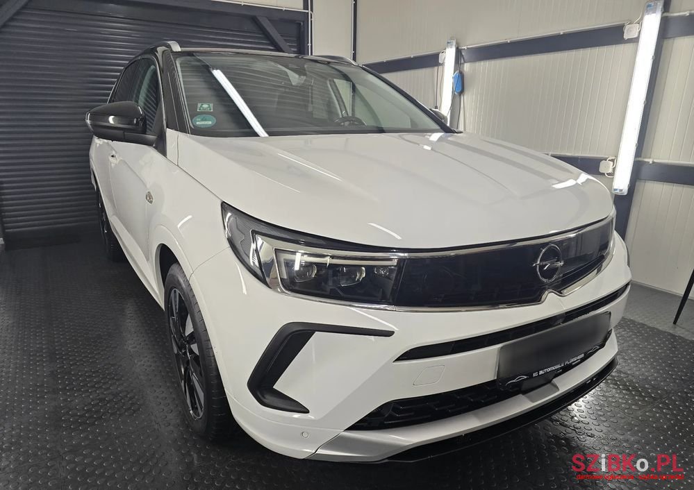 2022' Opel Grandland photo #3