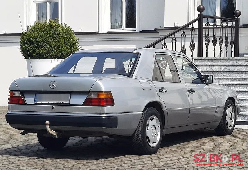 1992' Mercedes-Benz W124 photo #3