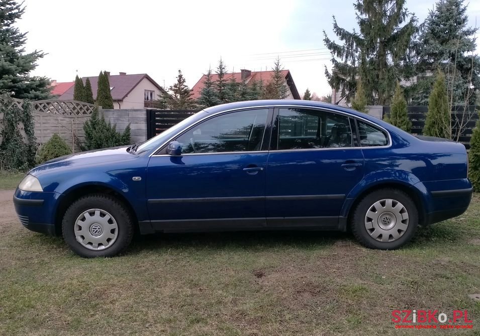 2001' Volkswagen Passat photo #5