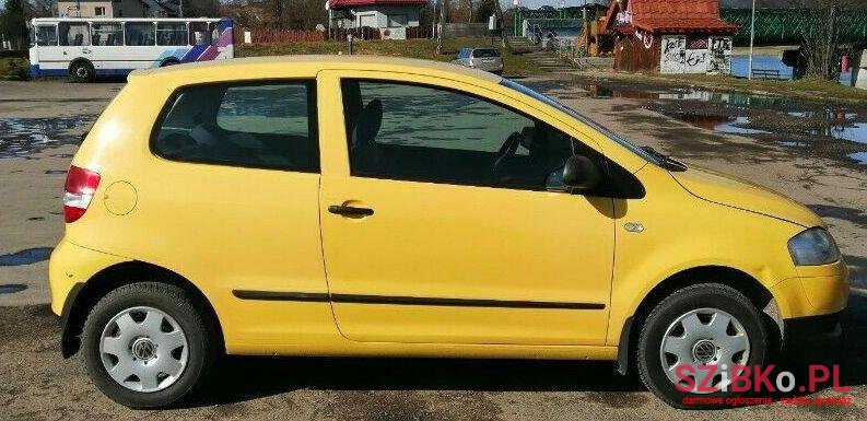 2006' Volkswagen Fox photo #1