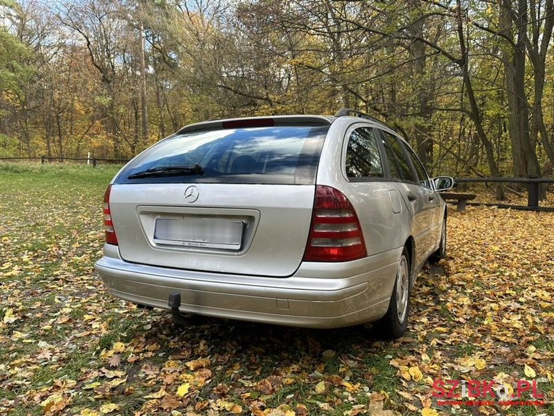 2005' Mercedes-Benz C-Class photo #4