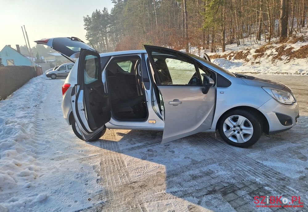 2011' Opel Meriva photo #4