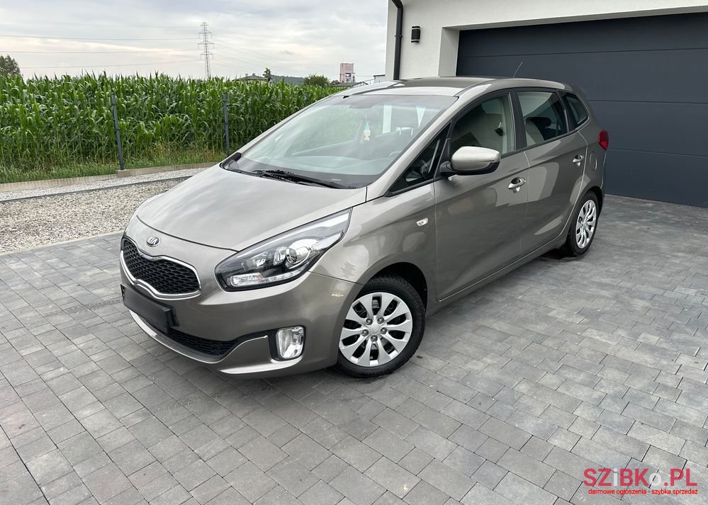 2013' Kia Carens photo #3