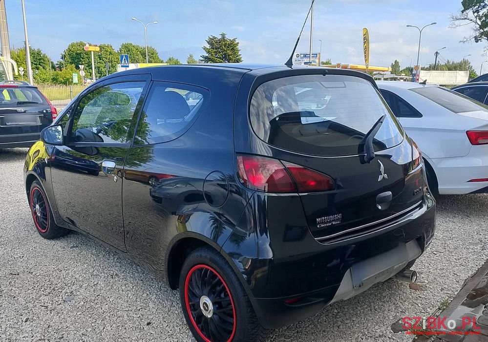 2009' Mitsubishi Colt photo #3