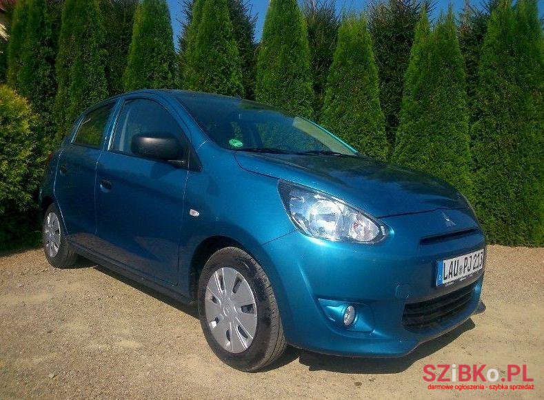 2014' Mitsubishi Space Star photo #2