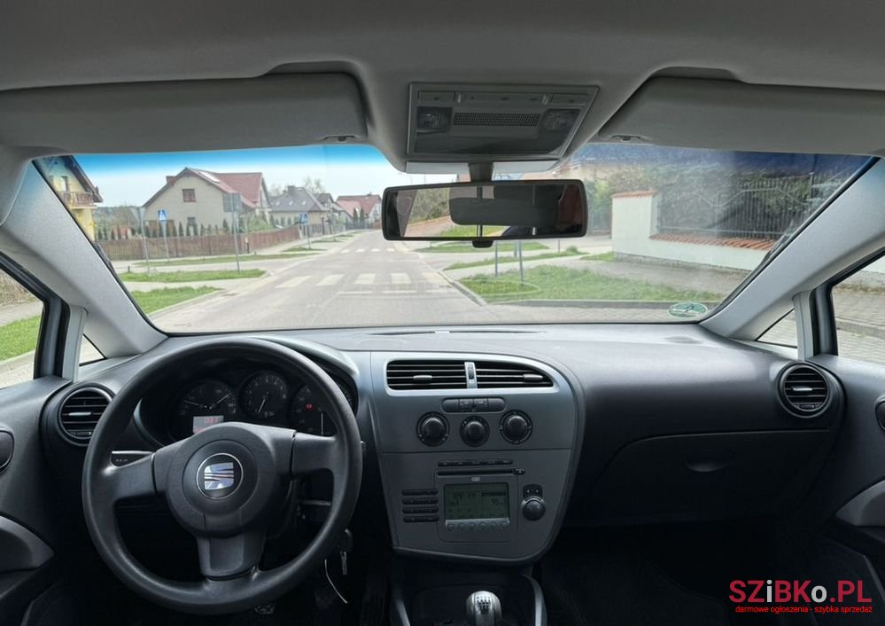2007' SEAT Leon photo #5