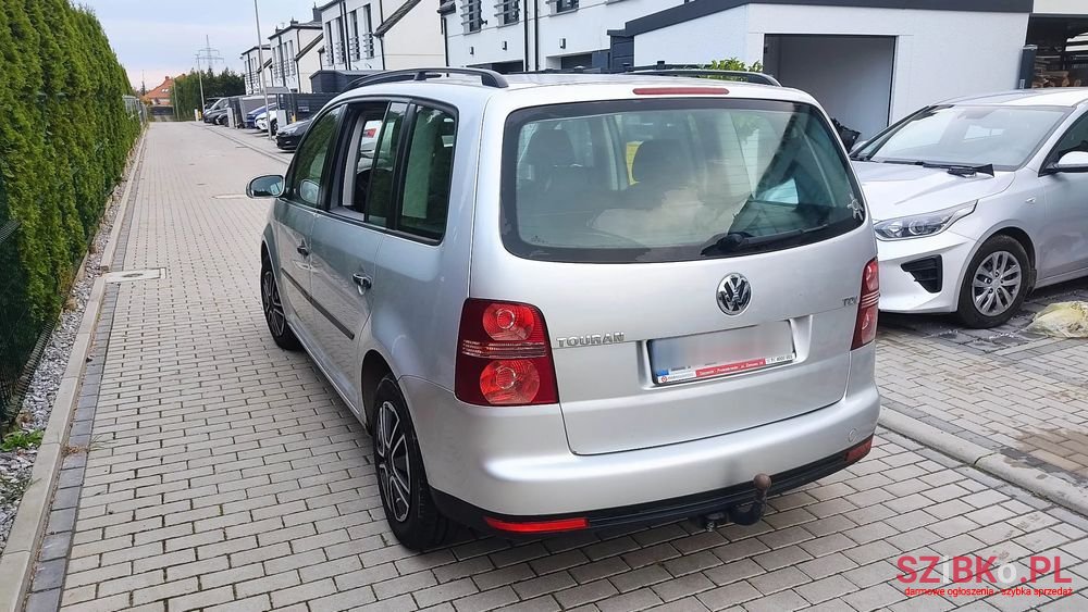 2006' Volkswagen Touran 1.9 Tdi Trendline photo #6