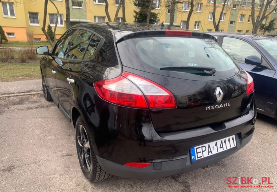 2011' Renault Megane photo #5